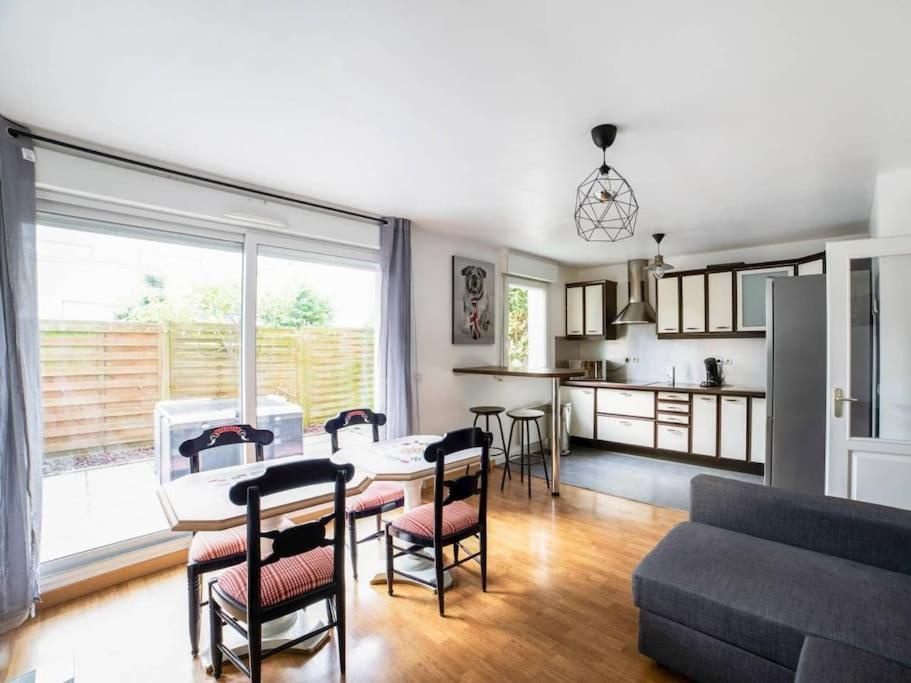Les Paves De Prague - Appartement Pour 4 A 10 Minutes De Disneyland Paris Montévrain Exteriér fotografie